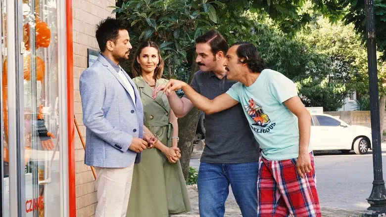 Geniş Aile: Komşu Kızı still 3
