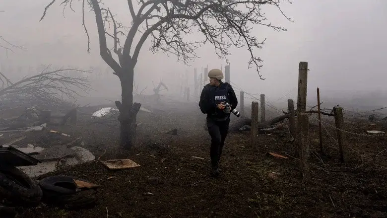 20 Days in Mariupol still 7