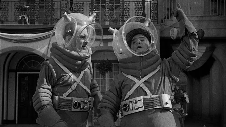Abbott and Costello Go to Mars still 4