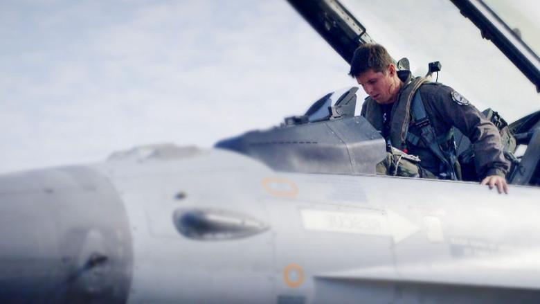 F16 still 1