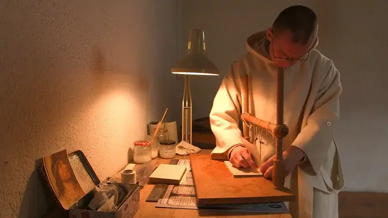 Les Pères Chartreux still 4