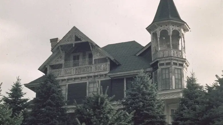 House of Seven Belles still 1