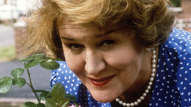 Keeping Up Appearances still 3