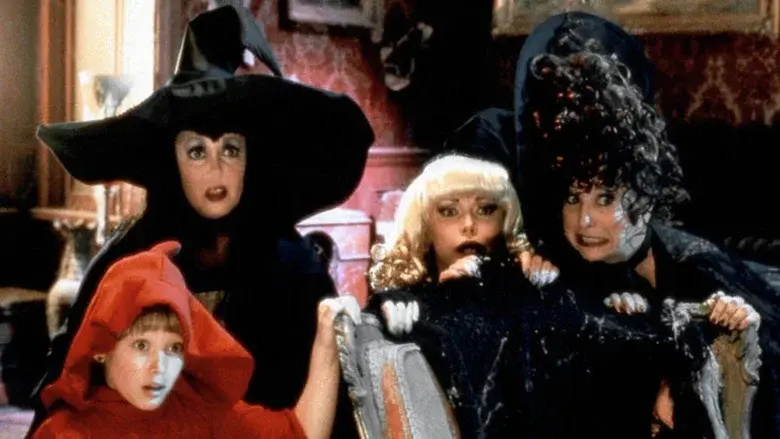 Casper Meets Wendy still 2