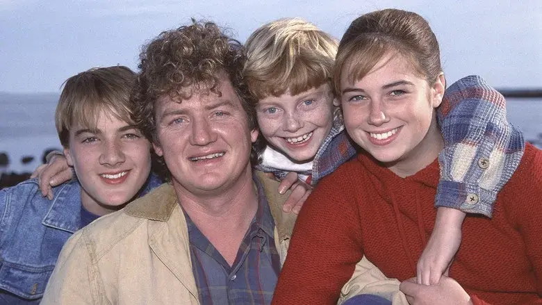 Round the Twist still 7