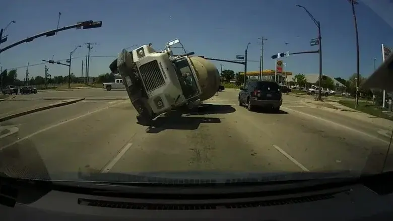 Roads from Hell: Caught on Camera still 1