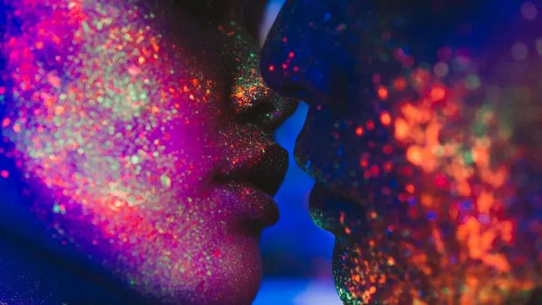 Pop & Passion still 2