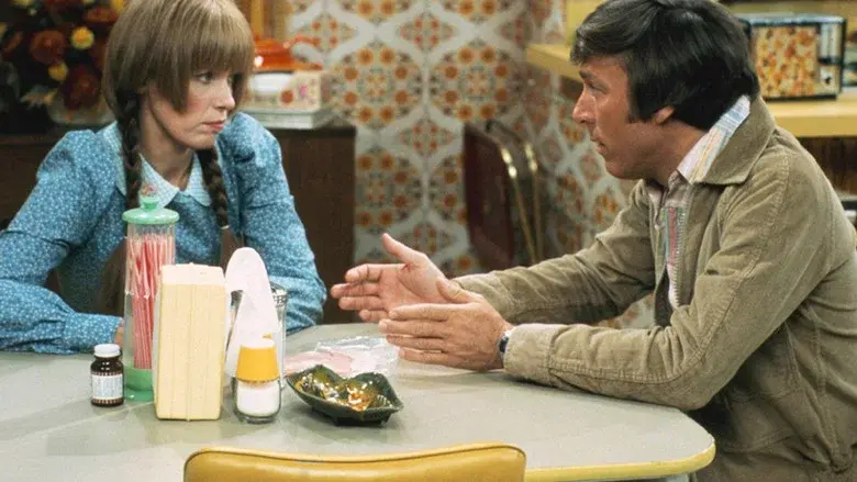 Mary Hartman, Mary Hartman still 4
