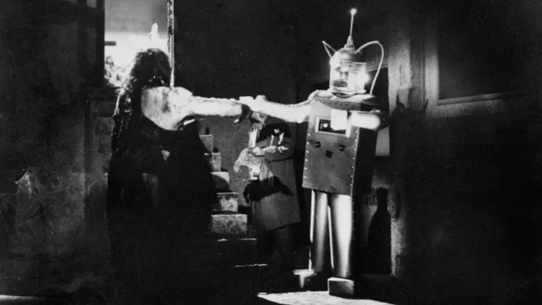 The Robot vs. The Aztec Mummy still 3