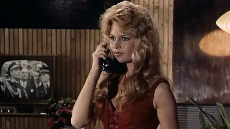 La Parisienne still 1