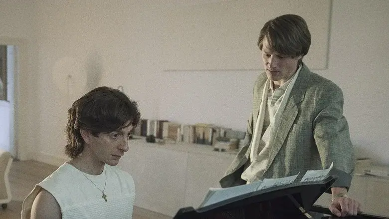 Youri still 3