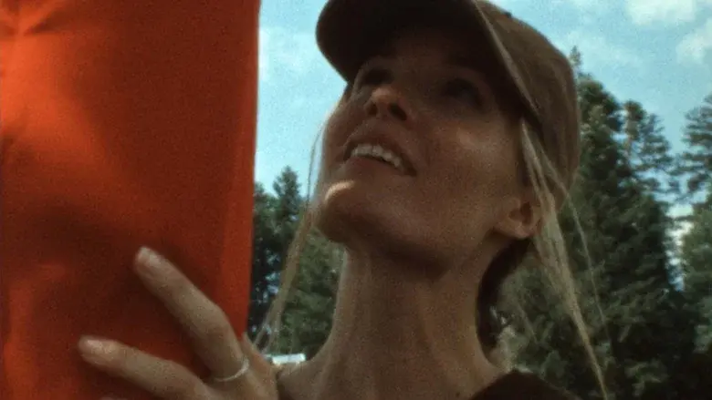 La robe rouge still 2