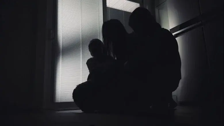 EPISODE 12 still 1