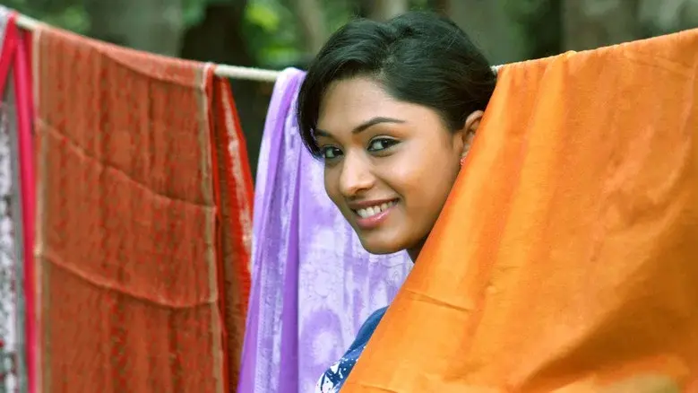 Theru Naaigal still 3