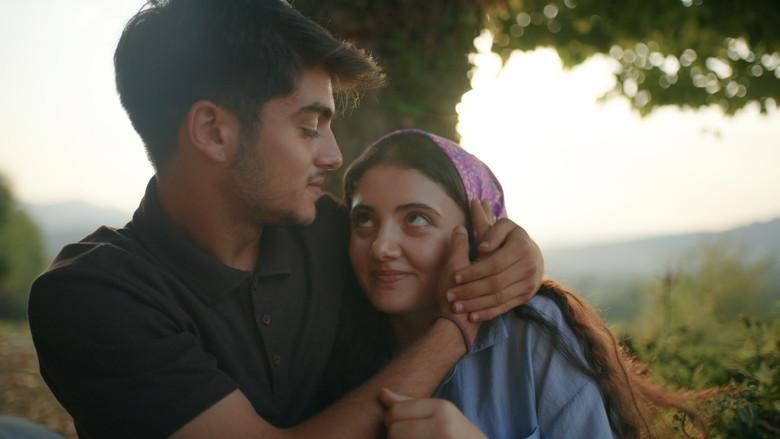 Onun Gözləri Gülürdü still 6