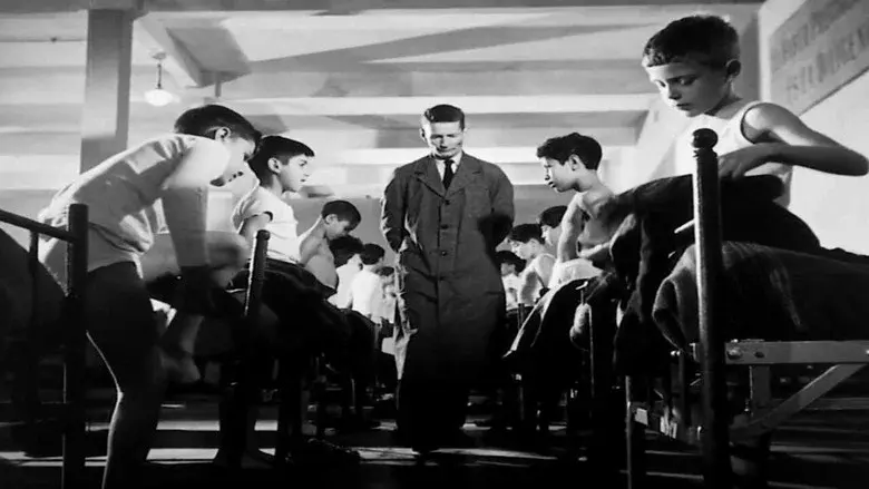 Chronicle of a Boy Alone still 5