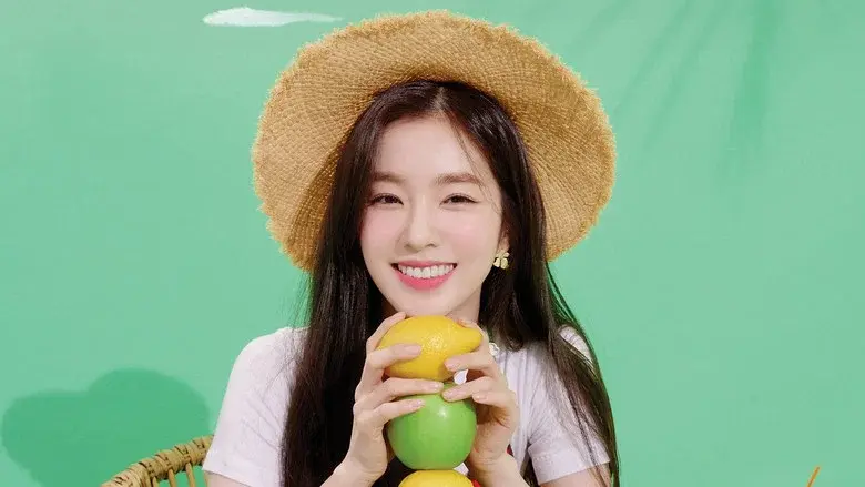 IRENE's Work & Holiday still 3