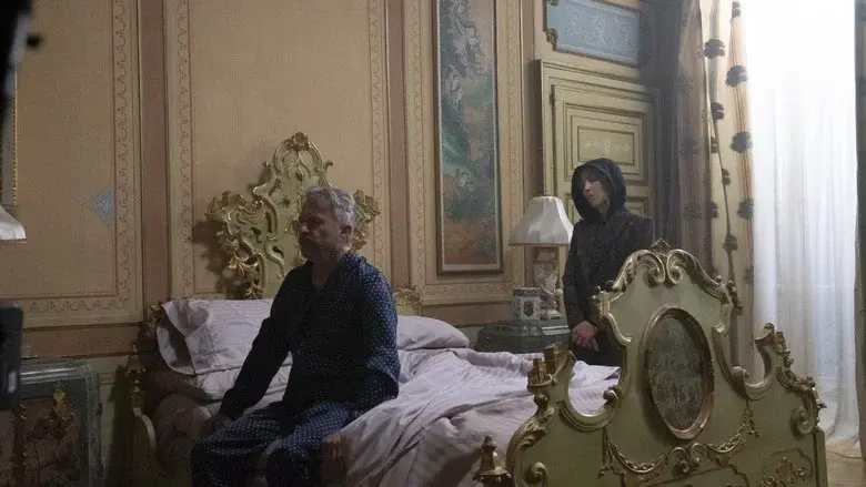 Assassin Club still 4