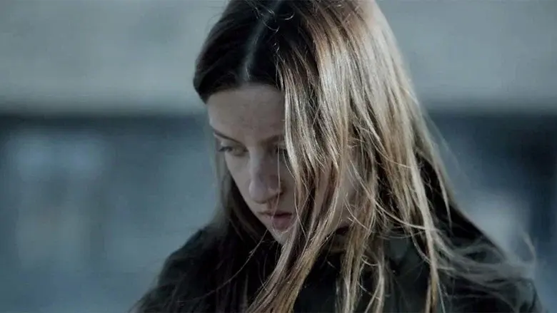 Salem still 4