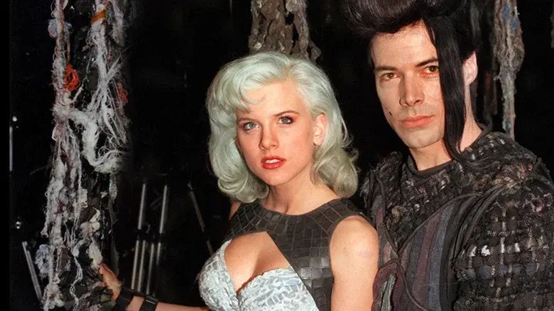 Lexx still 5