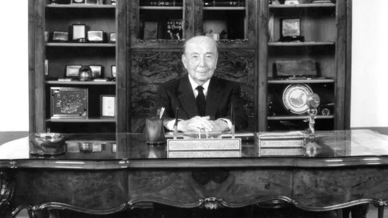 Vehbi Koç still 1