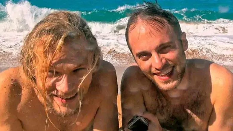 The Naked Travellers still 6