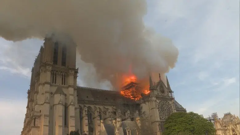Notre-Dame: Race Against the Inferno still 1