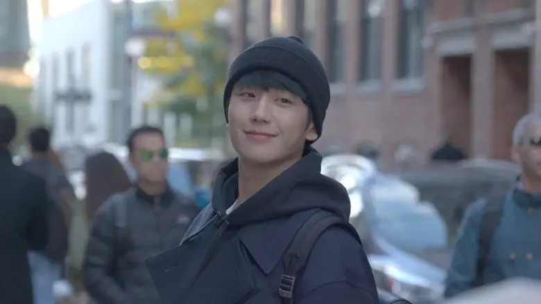 Jung Hae In's Travel Log still 2