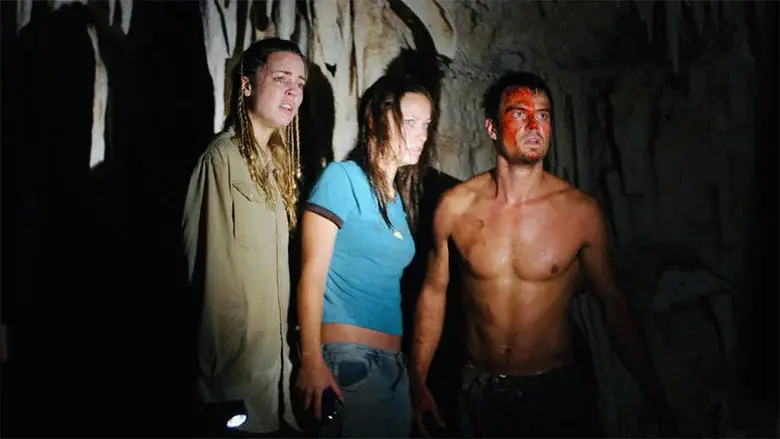 Turistas still 8