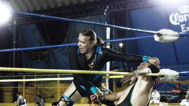 Los Exóticos still 1