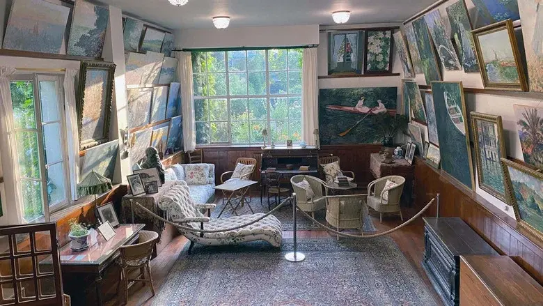 Houses of Art still 2