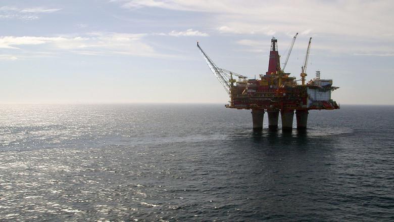 Planet Oil: The Treasure That Conquered the World still 2