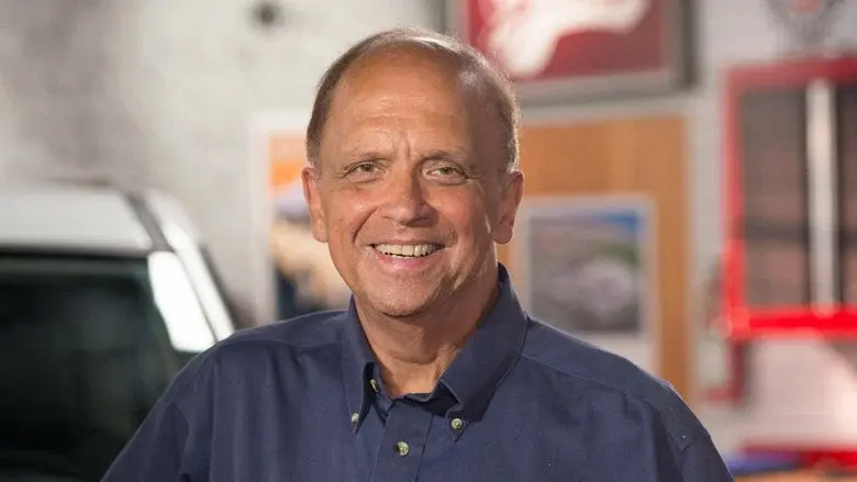 MotorWeek still 8