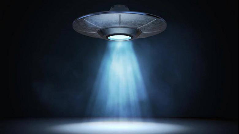 Encounter: UFO still 1