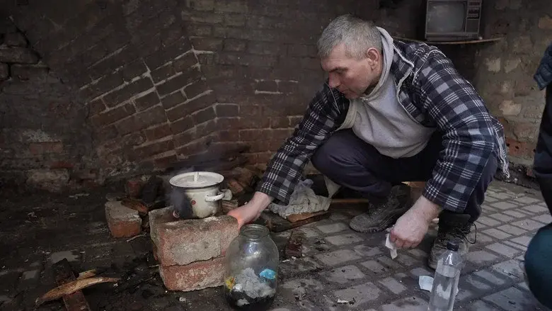 20 Days in Mariupol still 8