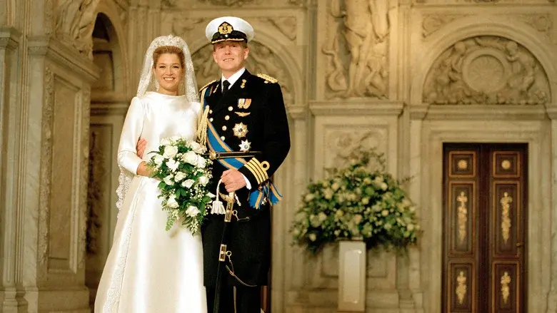 A porcelain wedding still 2