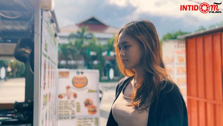 Mengintai still 1