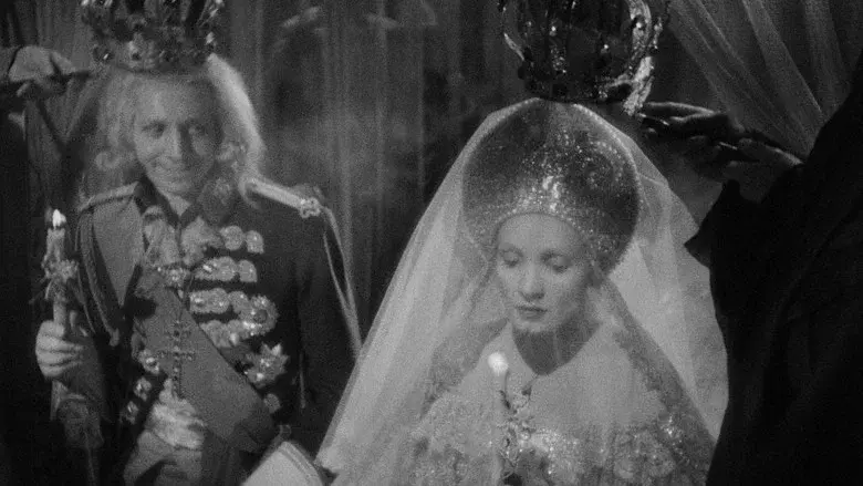 The Scarlet Empress still 6