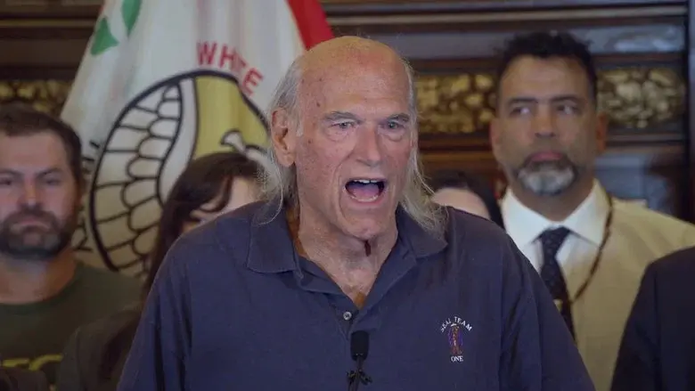 Jesse Ventura Shocks the World still 1