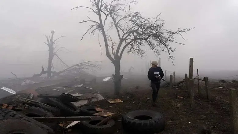 20 Days in Mariupol still 4