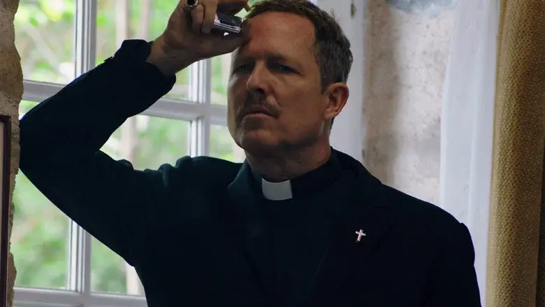 Monsieur Spade still 6