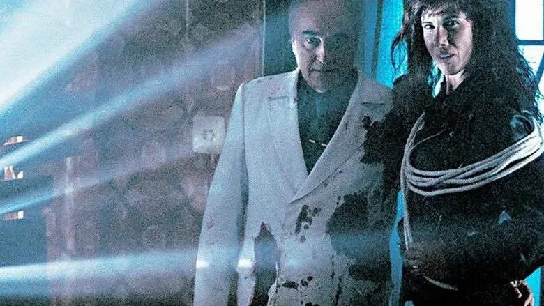 Mucha Sangre still 2